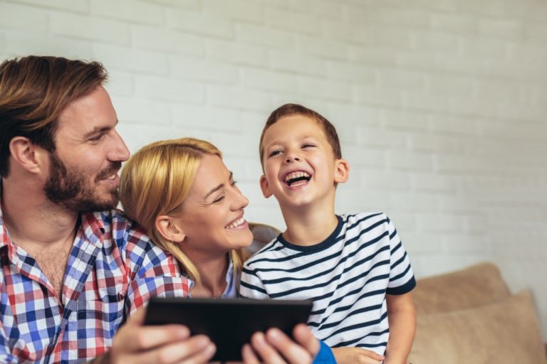 dad spending time with kids