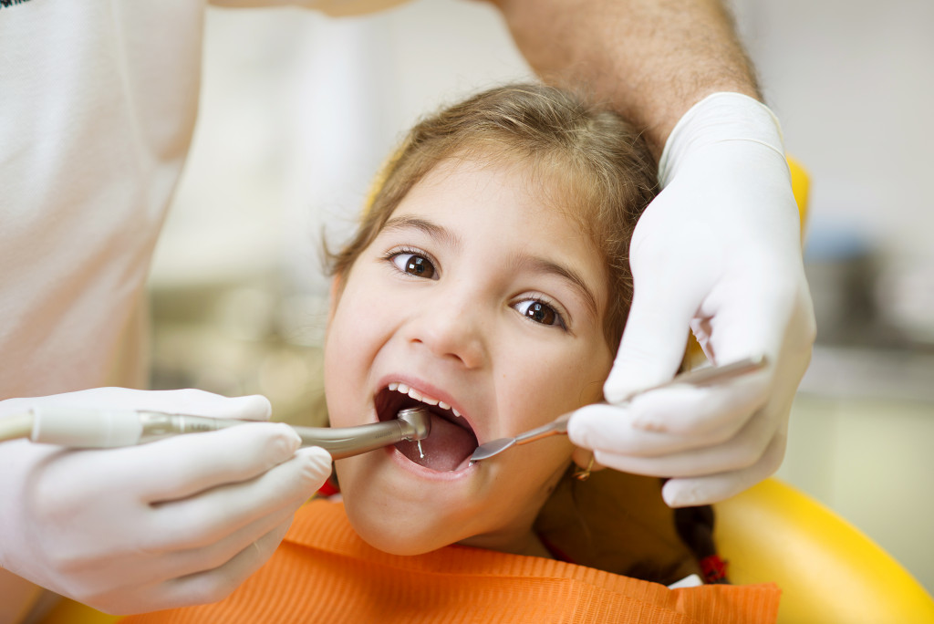 Children dental check up